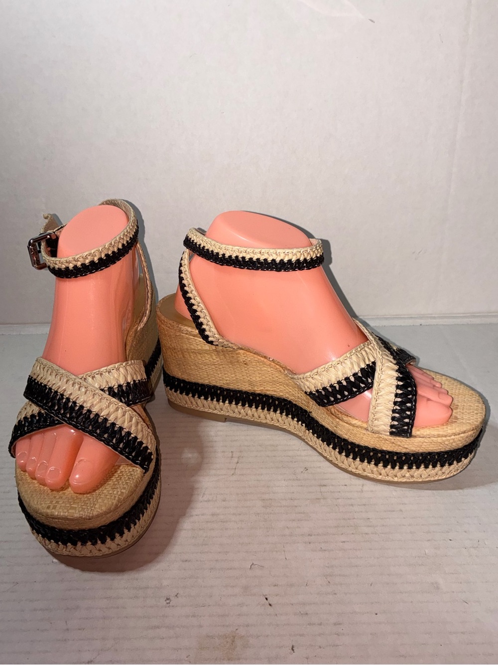 Dolce Vita Cream and Black Tallis Raffia Wedges Sandals Sz 9.5